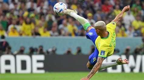  Copa del Mundo de 2014: Un Gol Que Sacudió a una Nación y Reveló la Brillador del Niño Ney